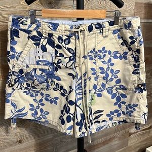🌸5 for $20 Tommy Hilfiger swim shorts. Cream with blue floral 16